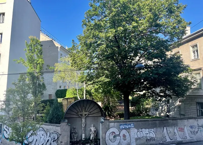Business-apartment 1-6 Months *