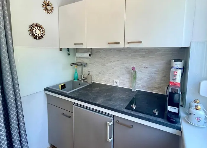 Business-apartment 1-6 Months